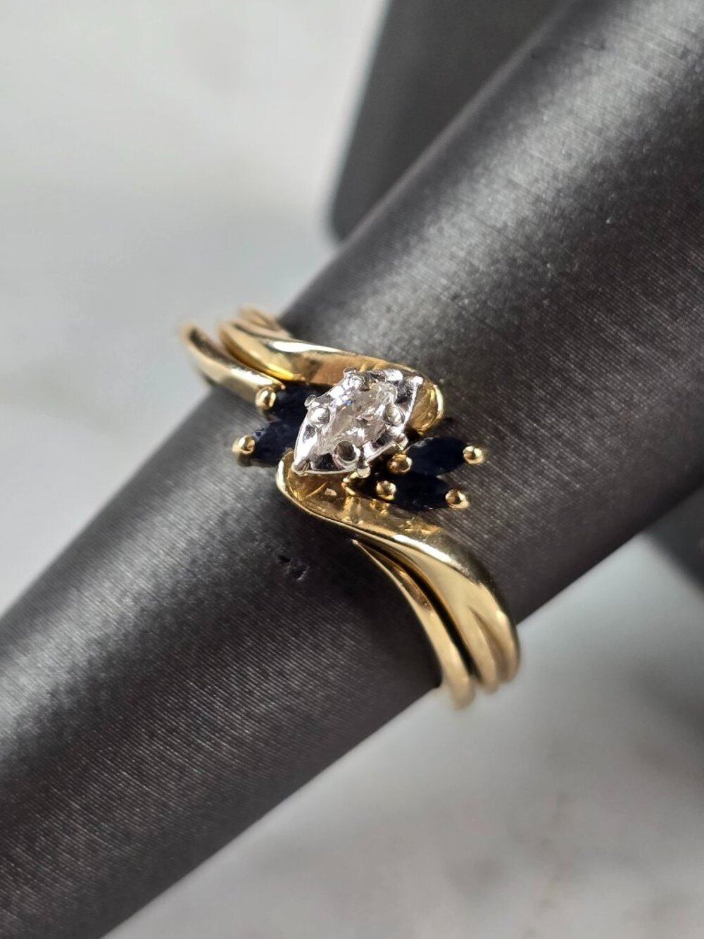 Womens Vintage Estate 10K Yellow Gold Diamond Sapphire Ring Set 4.4g E7248
